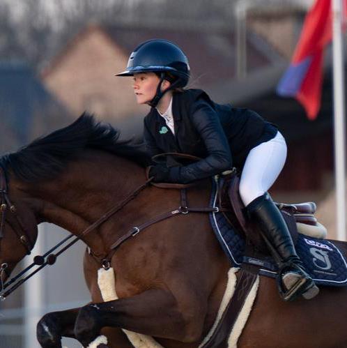 Emma Schouwaerts (Jumping) - Athletes for Hope